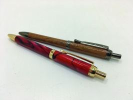 Two Pens : Allan Simpson