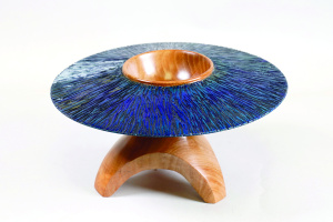 Bowl on Stand : Glenn Cleaver