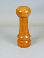 Pepper Grinder with Oval Top : Ross Johnson